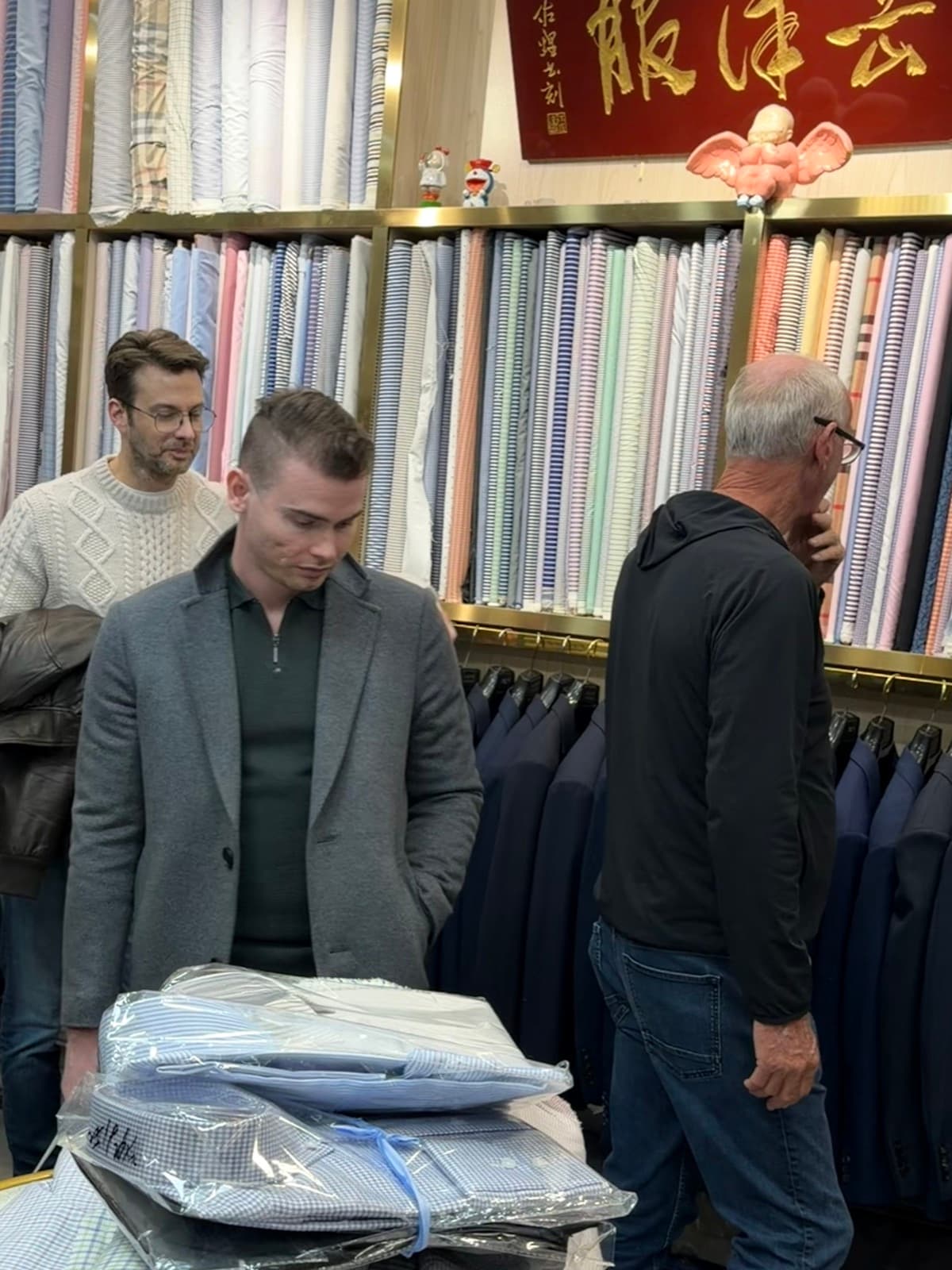 Suit fabric selection in Shanghai